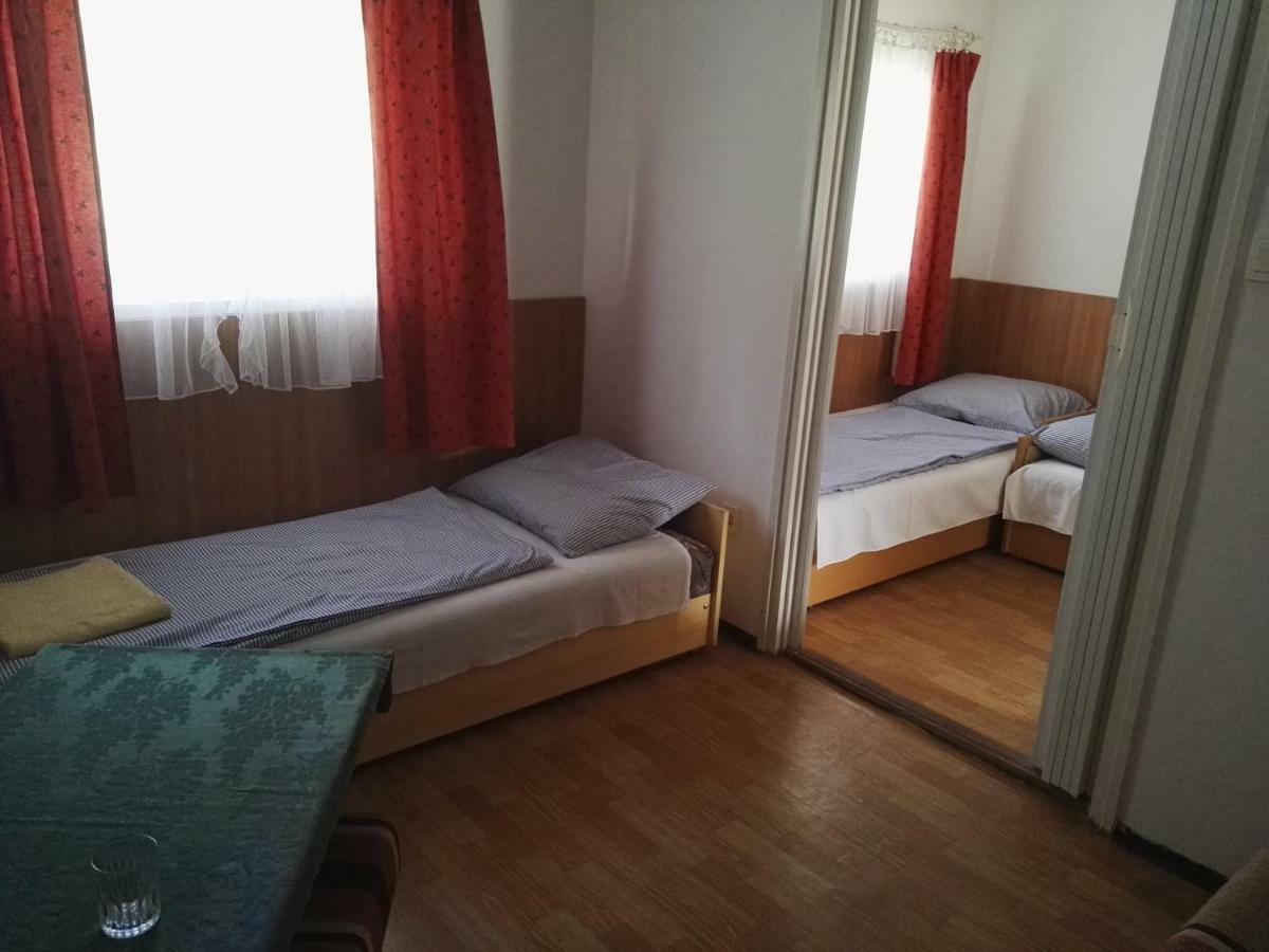 Vadasa Motel Es Etterem Hegyhatszentjakab Екстер'єр фото