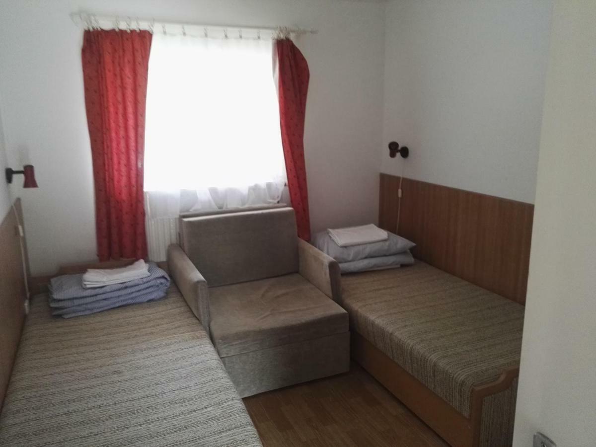 Vadasa Motel Es Etterem Hegyhatszentjakab Екстер'єр фото
